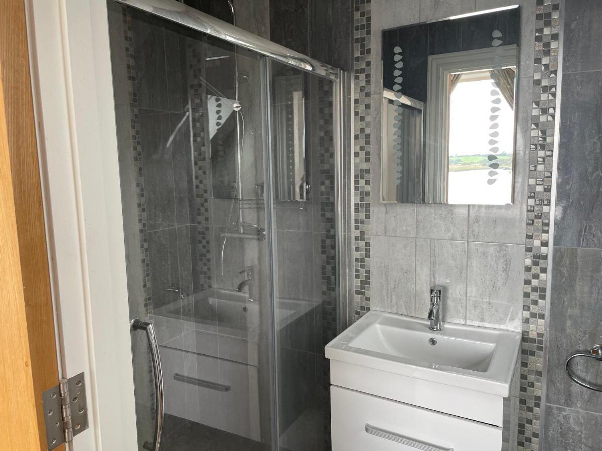 Lough Key Luxury Riverfront Apartment Cootehall Exteriör bild
