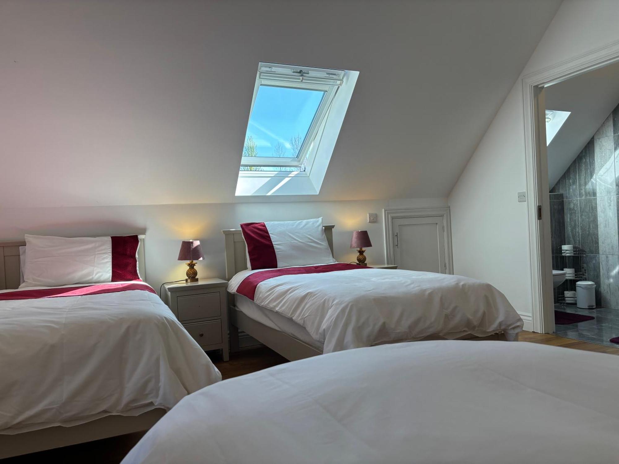 Lough Key Luxury Riverfront Apartment Cootehall Exteriör bild